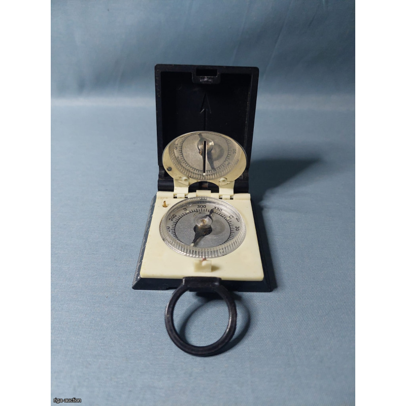 Tourist's compass