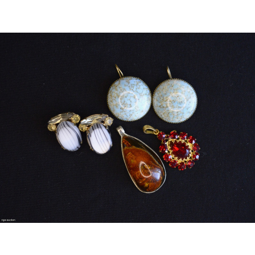 pendants/earrings/clips