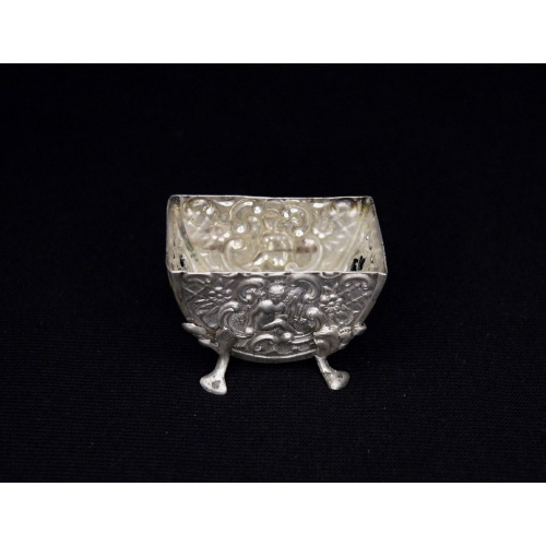 silver salt shaker