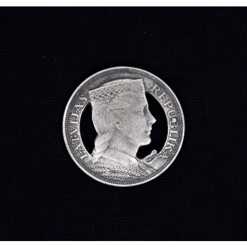 5 Lat coin brooch (broken)