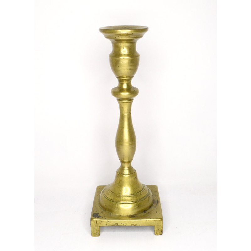 single candle holder