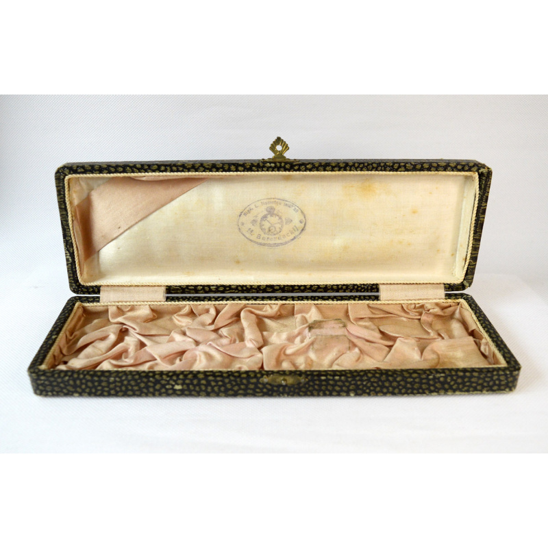 decorative cutlery case