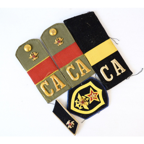 epaulets/stripes