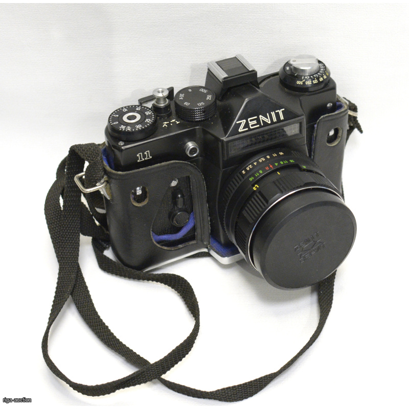 camera "ZENIT" with HELIOS-44M-4 lens, USSR