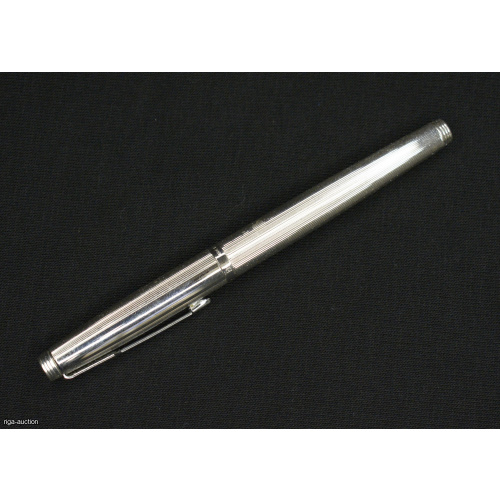 Parker fountain pen with a gold nib, France
