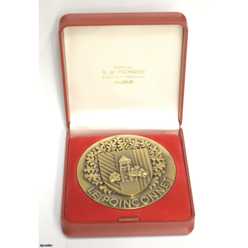 table medal "LE POINÇONNET", in the original box, France