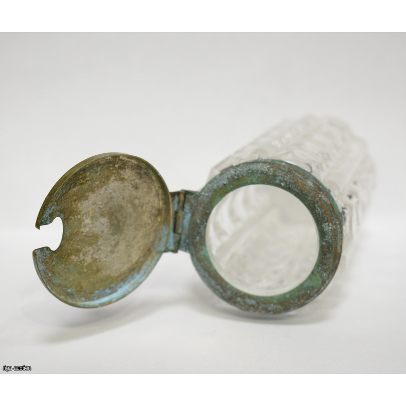 pepper shaker, late 19th century